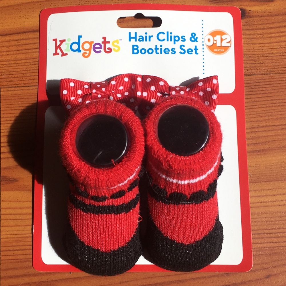 Kidgets Hair Clips & Bootie Set